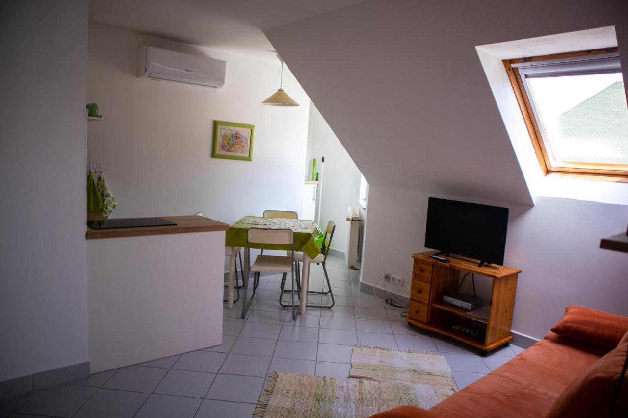 Nefelejcs Apartmanhaz Денешдиаш Экстерьер фото