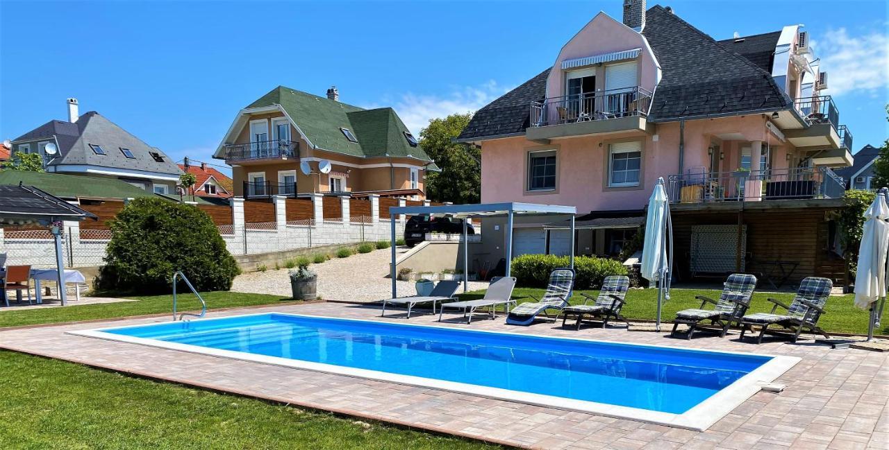 Nefelejcs Apartmanhaz Денешдиаш Экстерьер фото